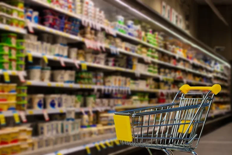 Які запаси продуктів та медикаментів мають бути вдома: поради експертів