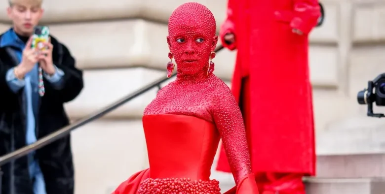 Реперка Doja Cat вкрила себе 30 тисячами кристалами Swarovski