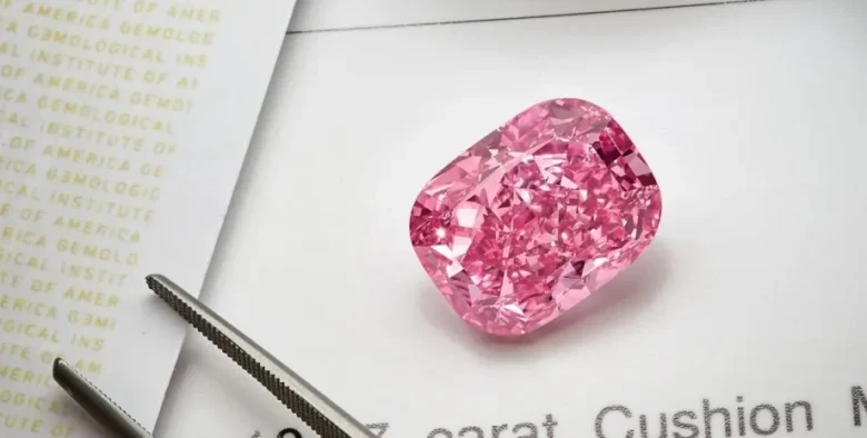 Розкішний діамант Eternal Pink хочуть продати за $35 мільйонів (відео)