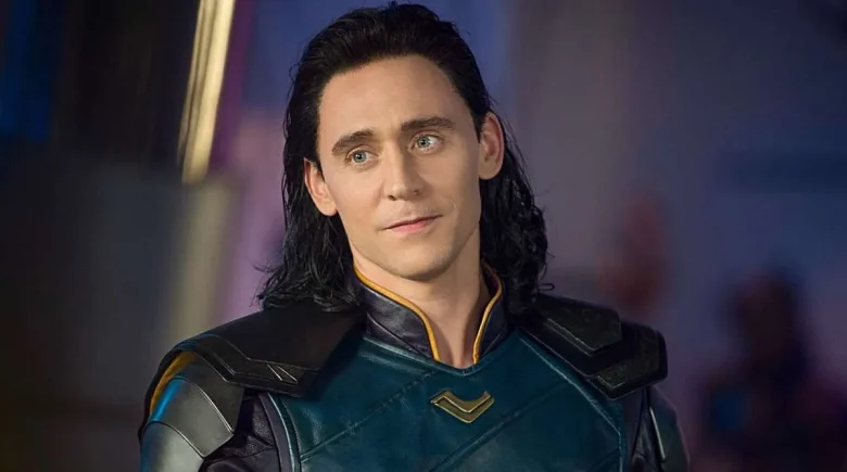 Локі з кіновсесвіту Marvel з дитиною та дружиною відвідали паризький сад (фото)