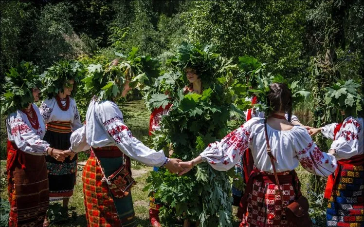 Унікальні традиції на Трійцю: цікаво знати