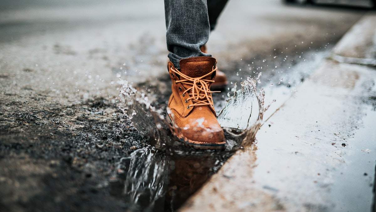 Дешевий спосіб, щоб не промокало взуття: неймовірний ефект
