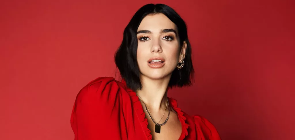 Дуа Ліпа вразила фанатів відвертим образом для фотосесії Vogue (фото)