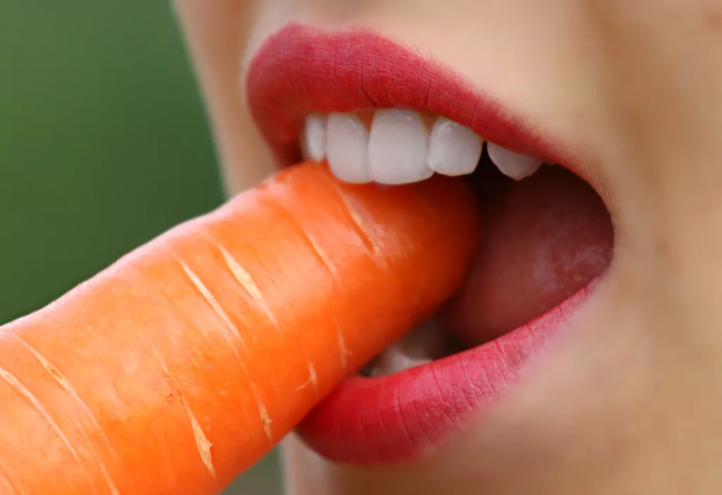 Ваші зуби будуть міцними, якщо їсти ці продукти: дієта від стоматолога