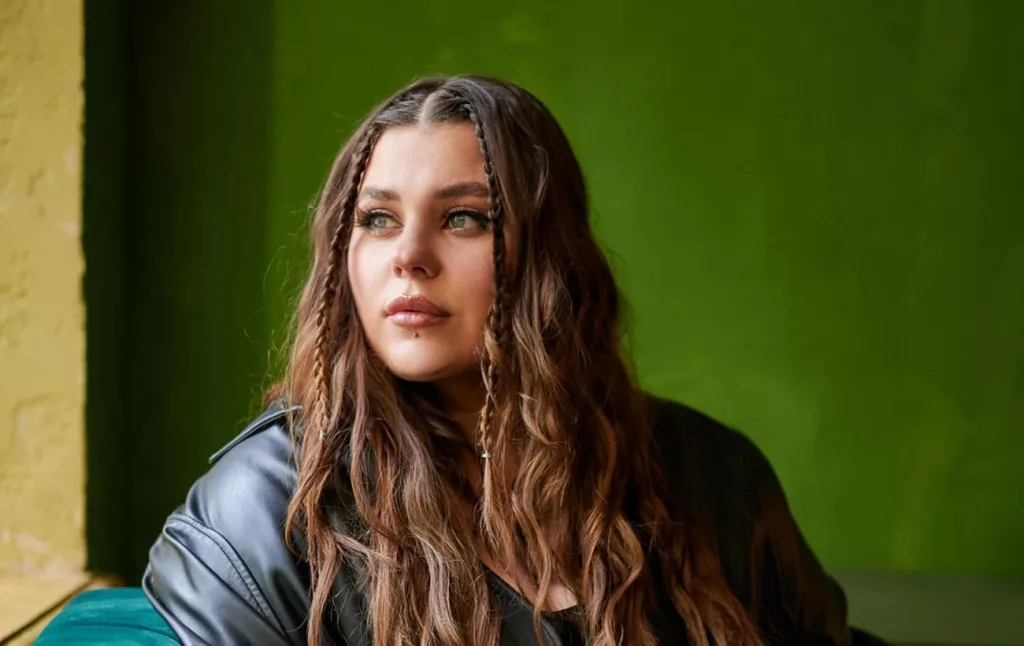 KAZKA розповіла про дату свого весілля