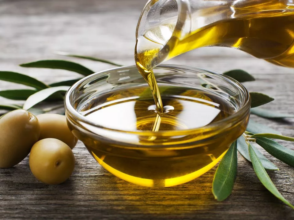 Експерти розповіли, як за допомогою оливкової олії захистити шкіру взимку