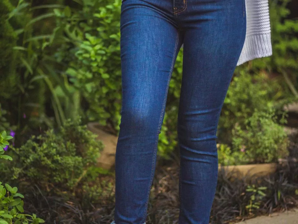 Ці прості лайфхаки врятують джинси від протирання: ви здивуєтеся