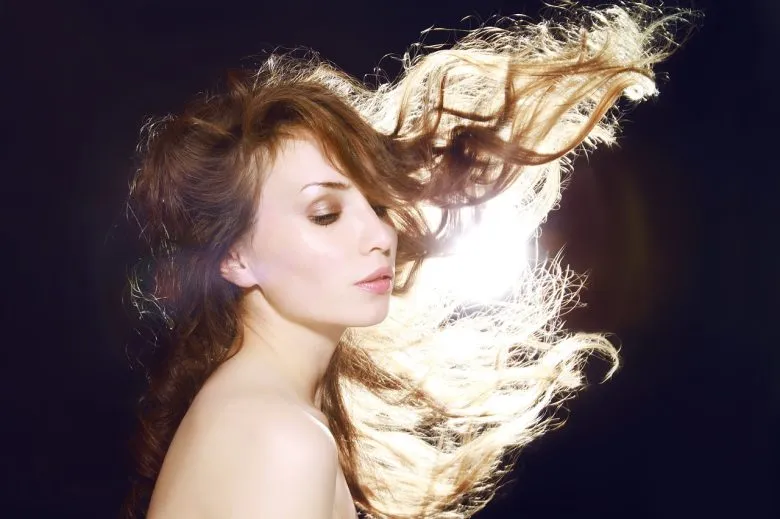 Як боротися з сухістю шкіри голови