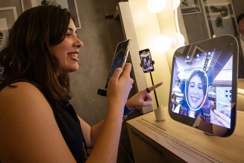 Samsung представила зеркало MICRO LED Beauty Mirror на CES 2025