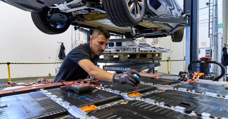 BMW Group расширяет переработку батарей для устойчивого будущего
