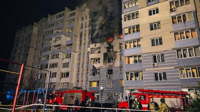 У Вишневому внаслідок атаки дронів пошкоджено житловий будинок, врятовано 5 осіб