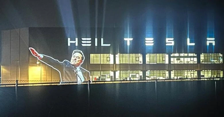 Активісти показали нацистське вітання Ілона Маска на заводі Tesla в Німеччині