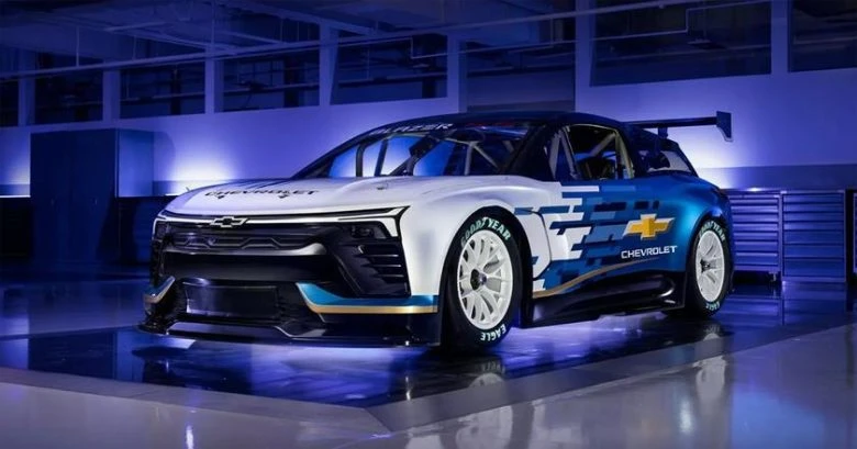 Chevrolet Blazer EV.R: Мощный электромобиль на DAYTONA 500