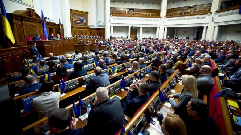 Власть обязана коммуницировать с парламентом о мирных переговорах