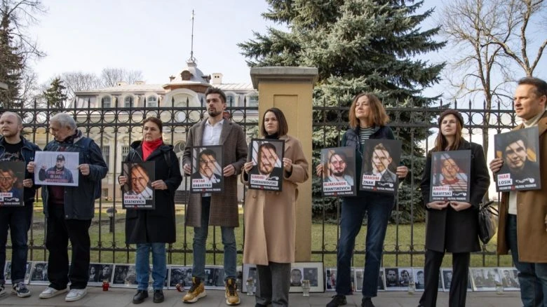 Активісти вимагали звільнення політв’язнів біля білоруського посольства у Вільнюсі