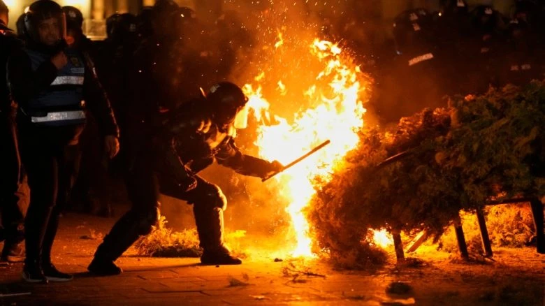 Протест в Бухаресте из-за отклонения кандидатуры Джорджеску на выборах