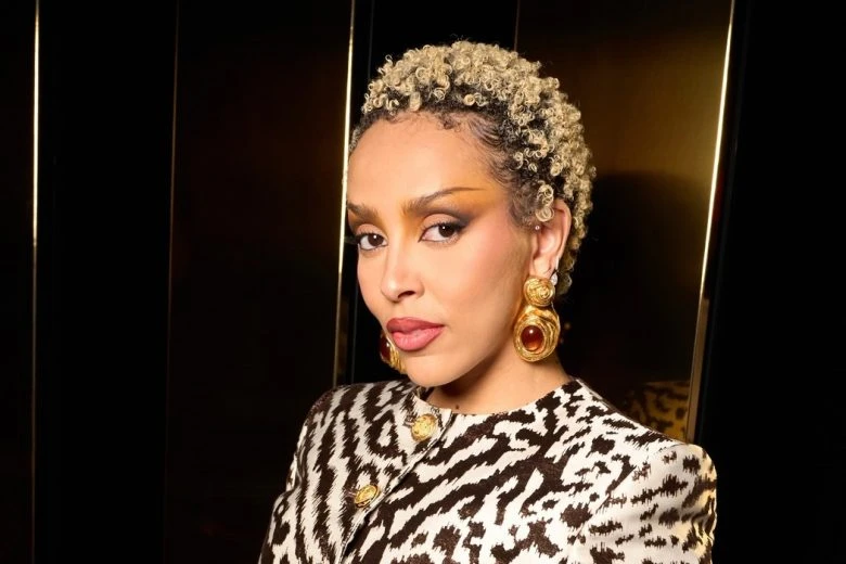 Доджа Кет и Джиджи Хадид на показе новой коллекции Schiaparelli в Париже