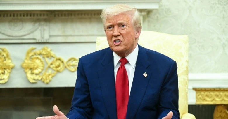 Трамп возмущён российскими бомбардировками Украины во время мирных переговоров