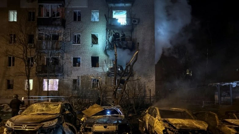 В Харькове спасатели деблокировали третье тело под завалами, пострадали 32 человека
