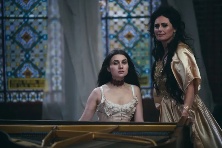 Jerry Heil и Within Temptation представили клип на трек Sing Like A Siren