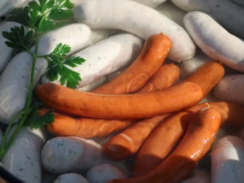Как варить сосиски, чтобы они были сочными и вкусными: оптимальные советы