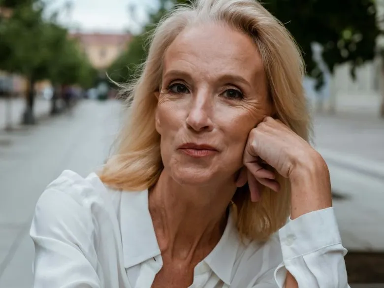 В каком возрасте женщину считают старой: мнения, стереотипы и классификация ВОЗ