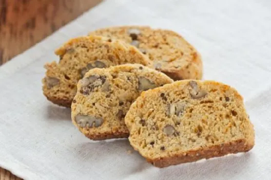 Cheddar Pecan Cocktail Biscotti: Смачні бискотті з чедером і пеканами