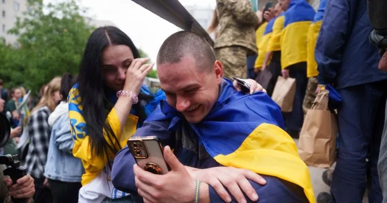Третий этап обмена пленными: в Украину вернулись 303 военнослужащих