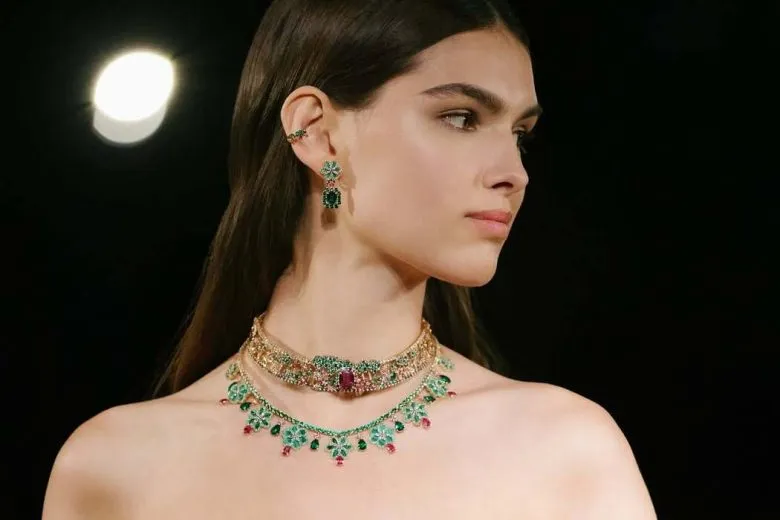 Dior презентував колекцію Diorexquis: ювелірне мистецтво біля замку Ла-Коль-Нуар