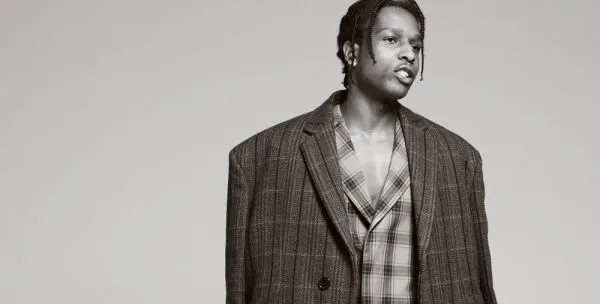 A$AP Rocky намекнул на пол будущего ребенка с Рианной на премьере «Смурфиков»