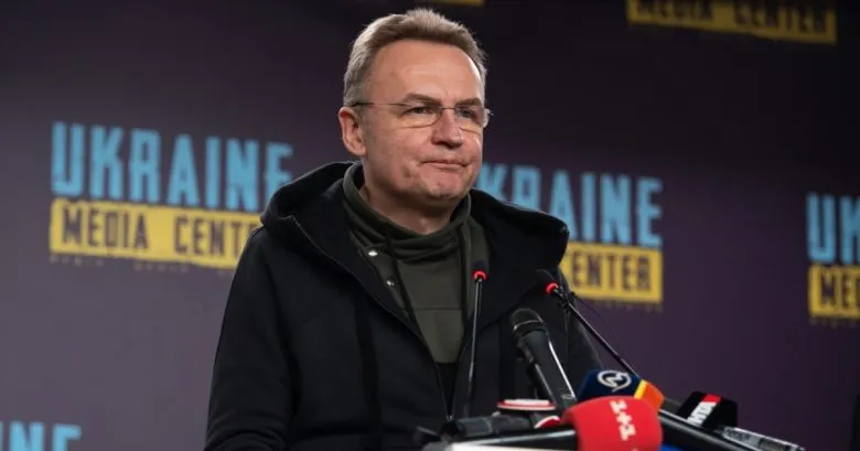 Андрей Садовой обратился к посольствам по поводу лечения Назария Гусакова