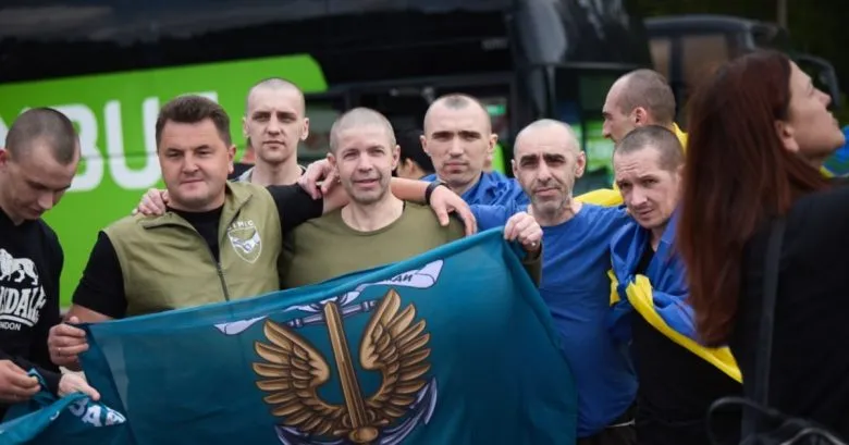 Украина осуществила очередной масштабный обмен пленными с рф: подробности этапа