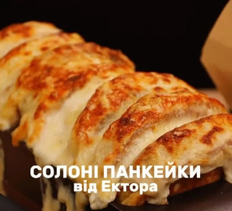 Панкейки с ветчиной, сыром и бешамелем: пошаговый рецепт от Эктор Хименес-Браво