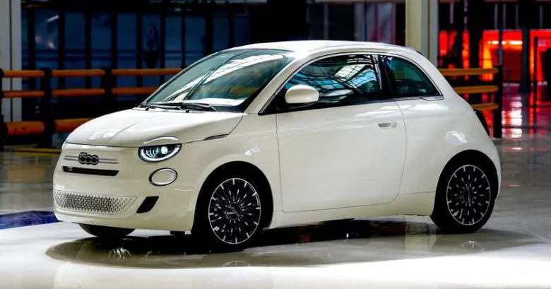Fiat 500 Hybrid: старт производства новой модели с бензиновым двигателем в ноябре