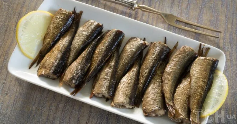 Домашние шпроты из салаки: пошаговый рецепт с луковой шелухой и чаем