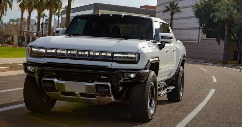 General Motors временно сокращает производство GMC Hummer EV и Cadillac Escalade IQ