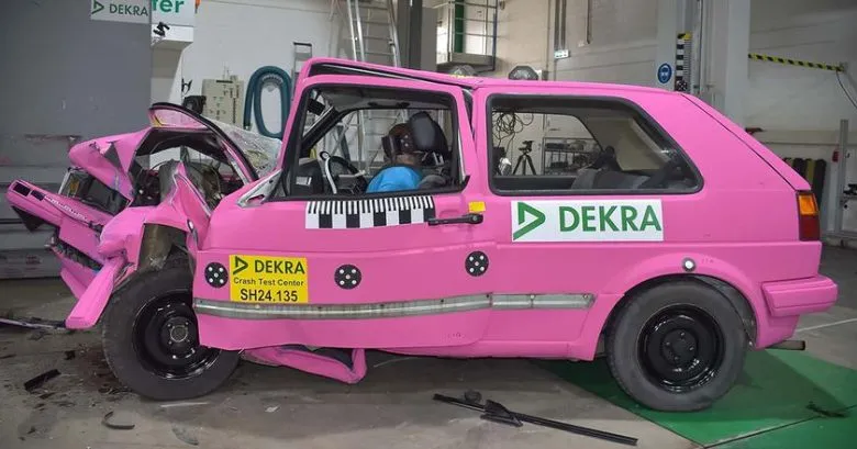 Как изменилась автомобильная безопасность за 35 лет: пример Volkswagen Golf