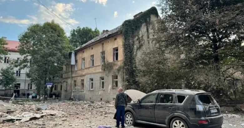 Во Львове в результате российской атаки повреждено десятки домов и есть пострадавшие