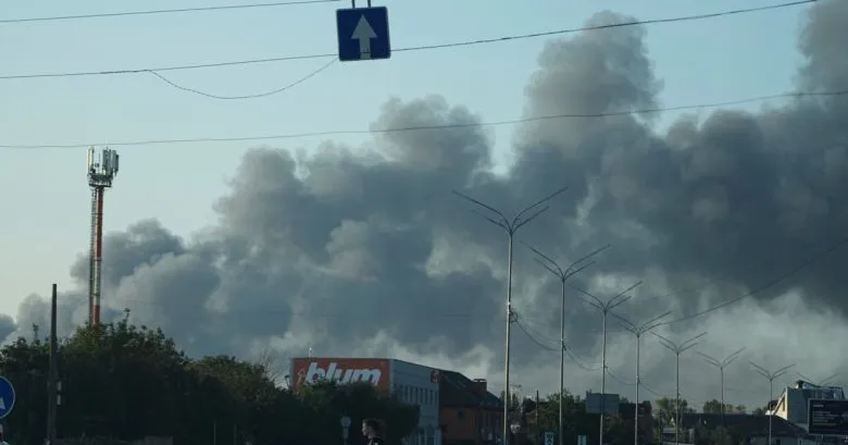 Троє загиблих і пожежа в будівлі уряду: наслідки атаки дронів на Київ