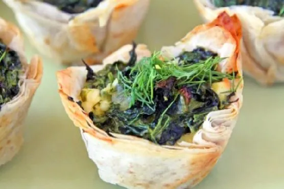 Приготовление чашечек Спанакопита: вкусные мини-пирожки со шпинатом