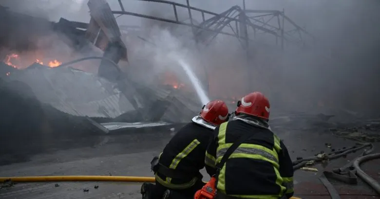 В Киеве увеличилось количество пострадавших после ракетного удара: 12 раненых, 2 погибших