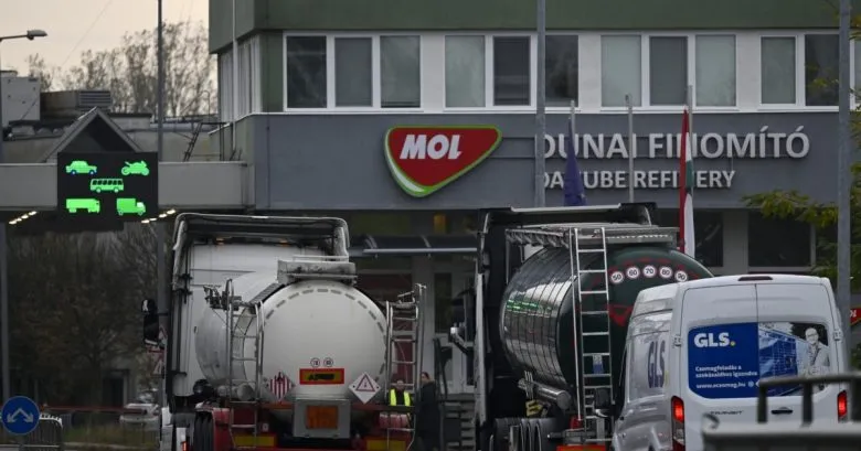 Пожар на крупнейшем нефтеперерабатывающем заводе Венгрии в Сазхаломбатте локализован