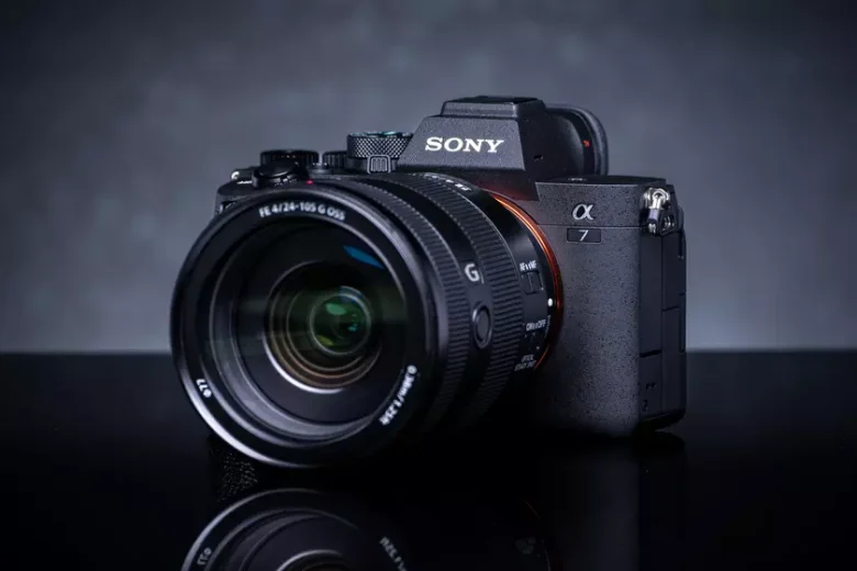 Анонс повнокадрової бездзеркальної камери Sony A7V очікується вже у листопаді