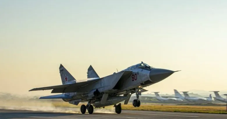 Россия осуществляет массированный ракетный и дроновый обстрел Украины: продолжается воздушная тревога