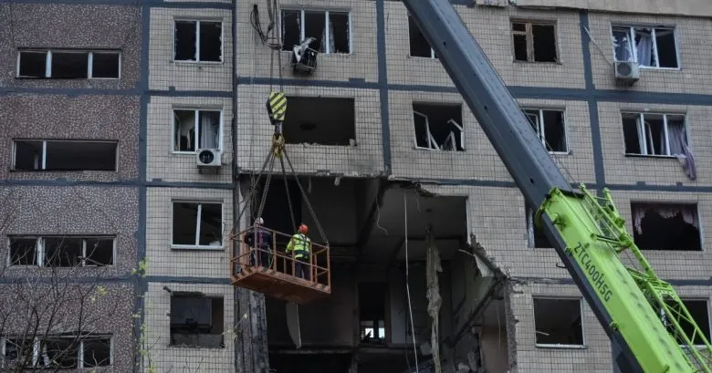У Дніпрі зросла кількість загиблих через російський удар по багатоповерхівці