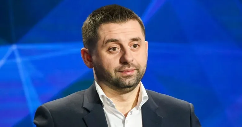 Арахамия поддержал отставку Ермака и решение президента Зеленского