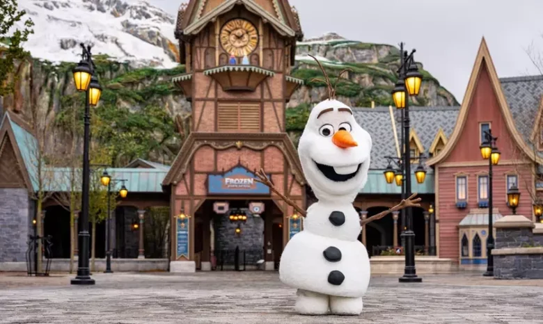 Disney презентує нового аніматроніка Олафа у Діснейленді Парижа та Гонконгу