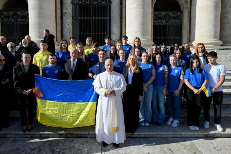 Папа Лев XIV благословил украинских спортсменов Olympic Dreams на площади Святого Петра