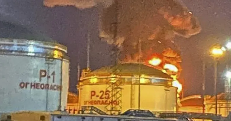 У порту Темрюка внаслідок атаки дронів спалахнули нафтові резервуари