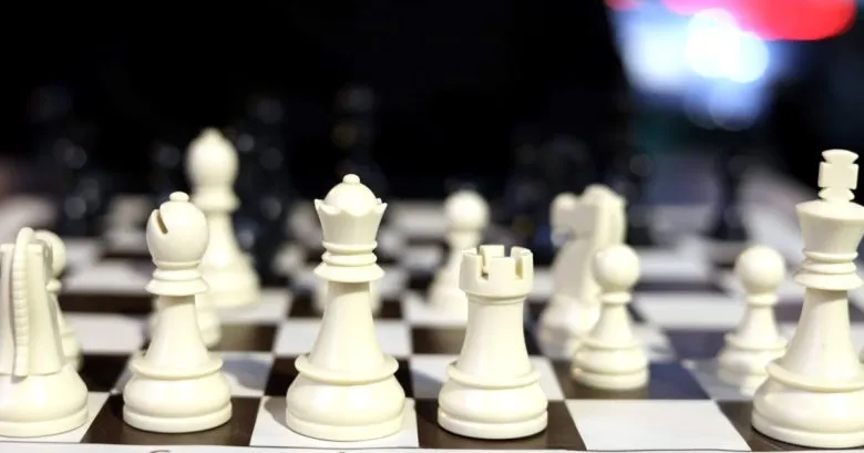 FIDE разрешила России и Беларуси использовать национальную символику на юношеских шахматных турнирах